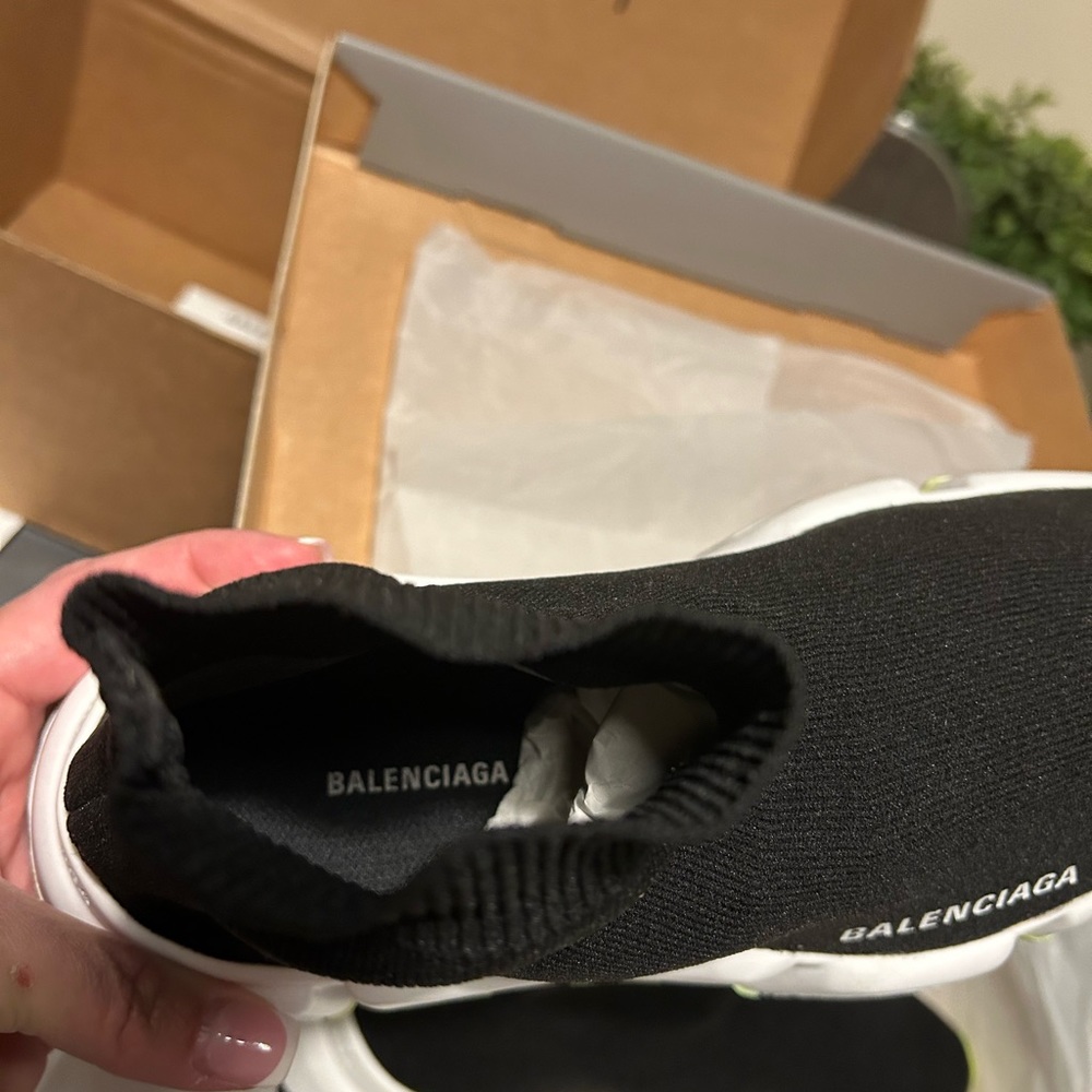 Balenciaga Women’s Knit Sneakers! - Picture 6 of 9